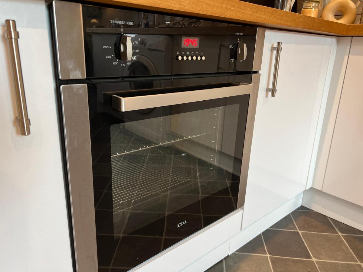 Lovely 1-Bedroom Flat In St Leonards On Sea ภายนอก รูปภาพ