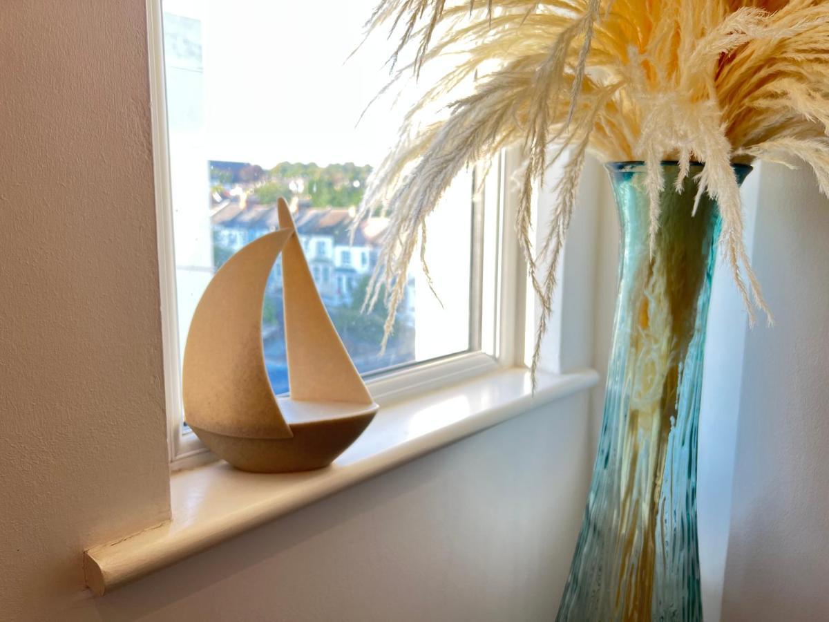 Lovely 1-Bedroom Flat In St Leonards On Sea ภายนอก รูปภาพ